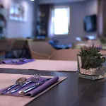Le Camp & بادوفا