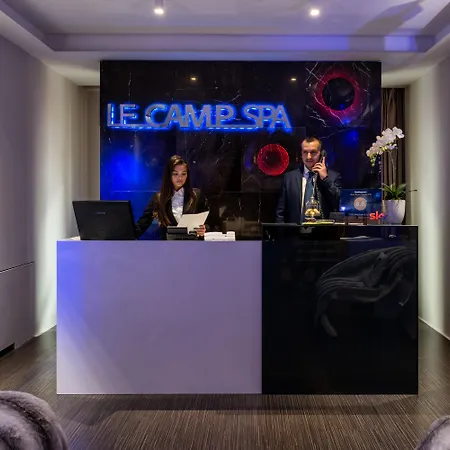 Le Camp & ホテル